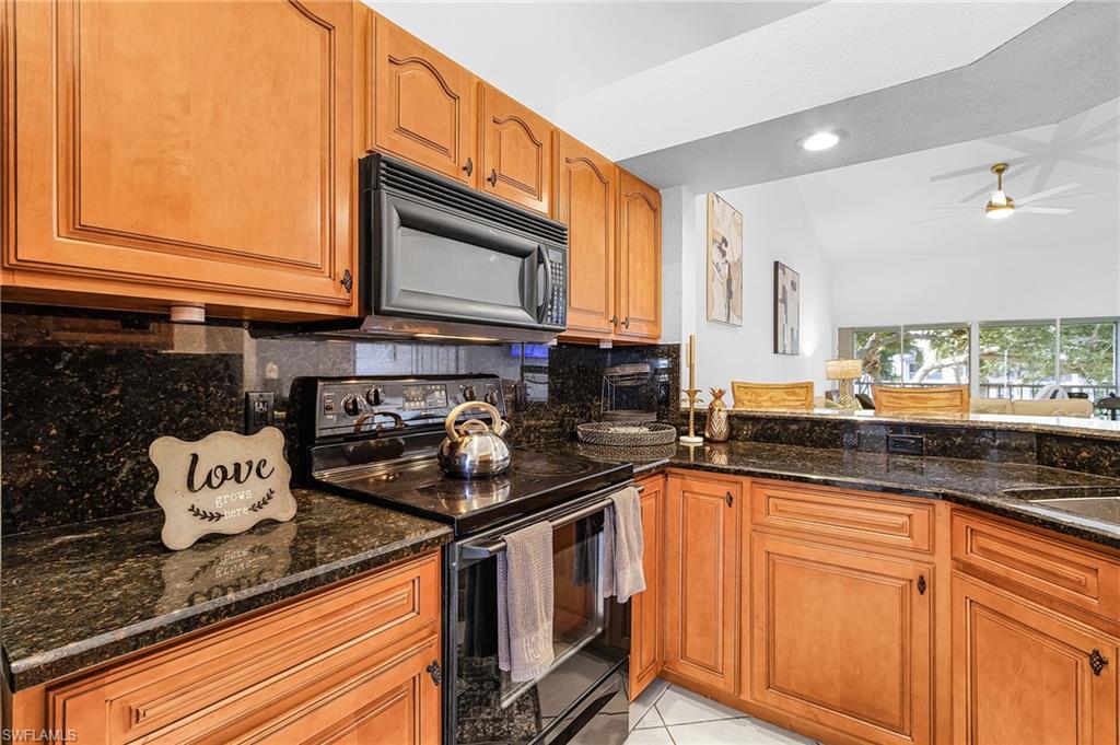 760 Wiggins Lake Dr 206 Property Photo 9