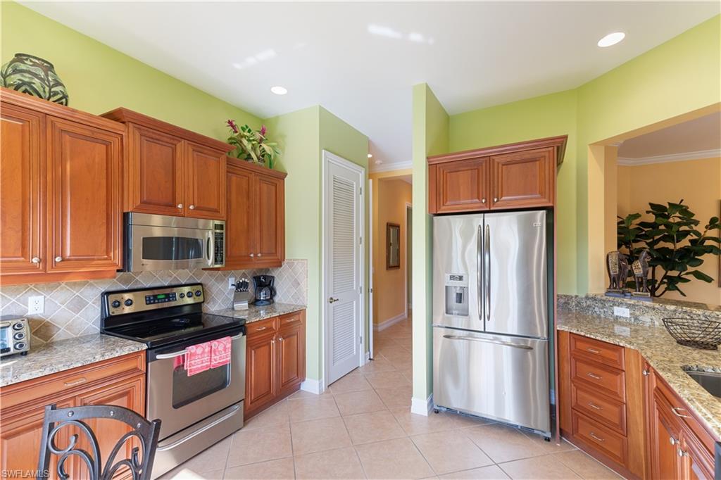5050 Blauvelt Way 8-102 Property Photo 3