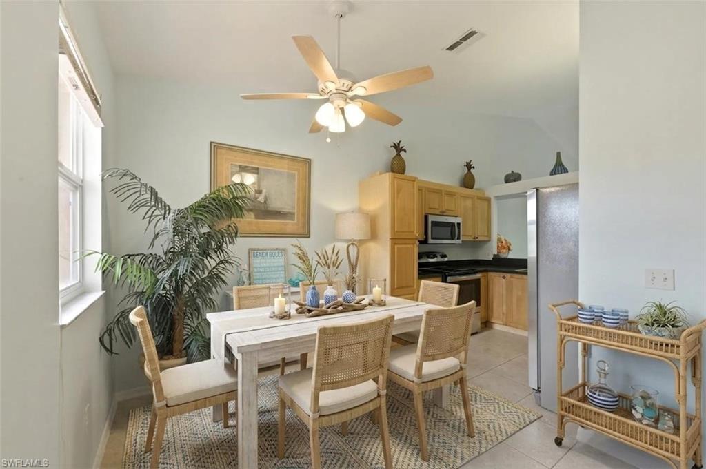 357 Robin Hood Cir 202 Property Photo 2