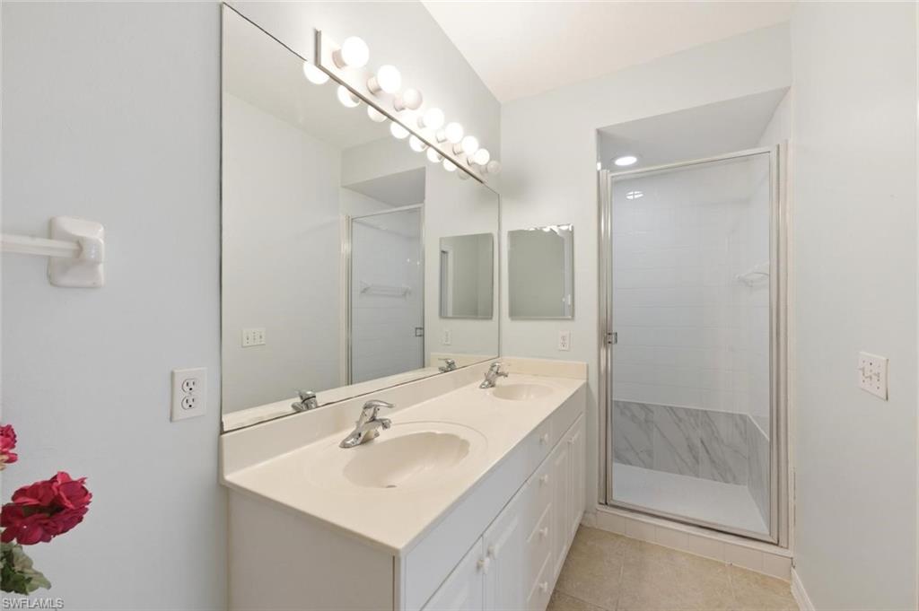 357 Robin Hood Cir 202 Property Photo 15