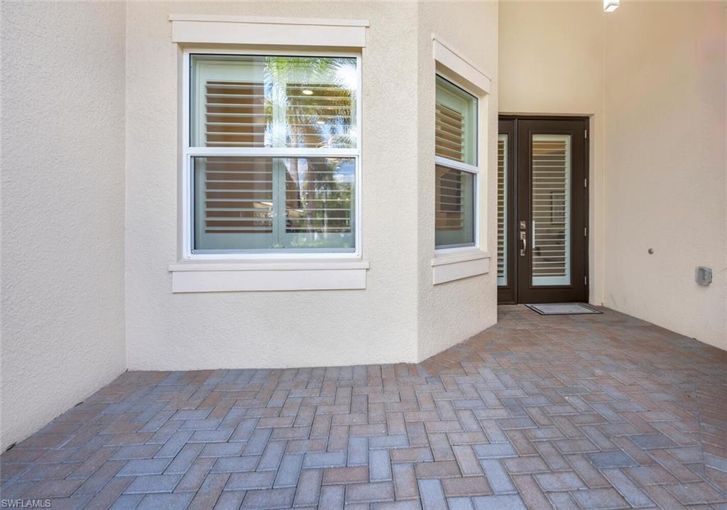 28496 Burano Dr Property Photo 3