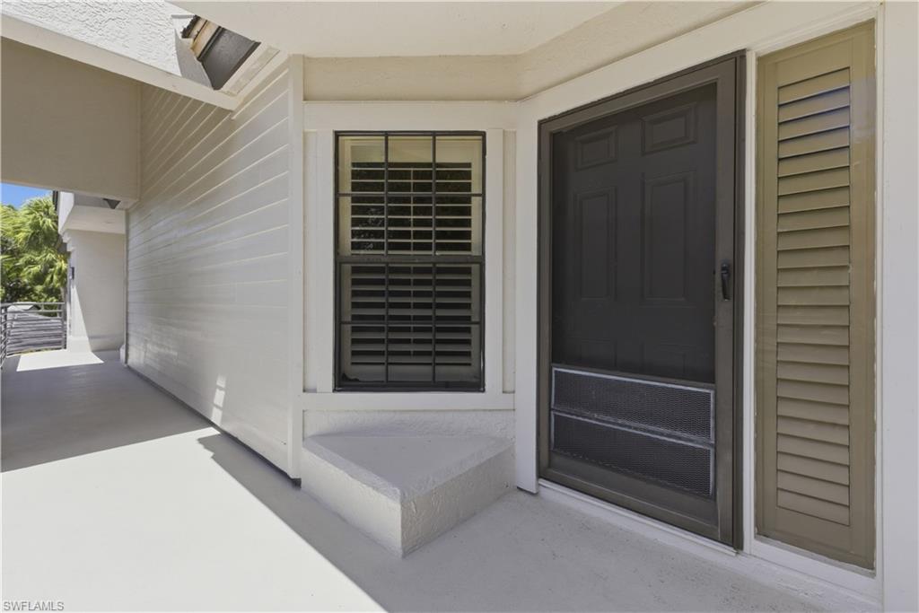 27038 Oakwood Lake Dr Property Photo 2