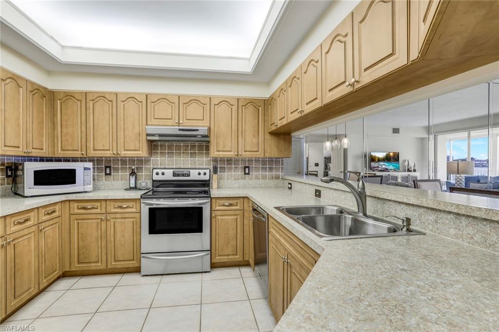 9380 Gulf Shore Dr 102 Property Photo 6