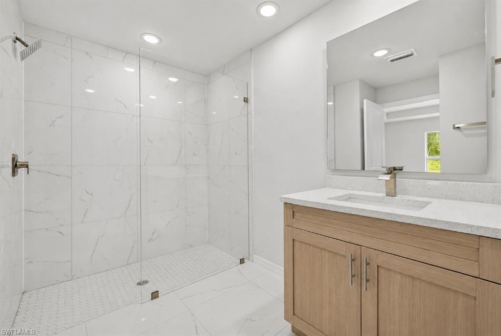 569 Aspen Ave S Property Photo 10