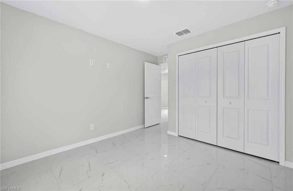 569 Aspen Ave S Property Photo 14