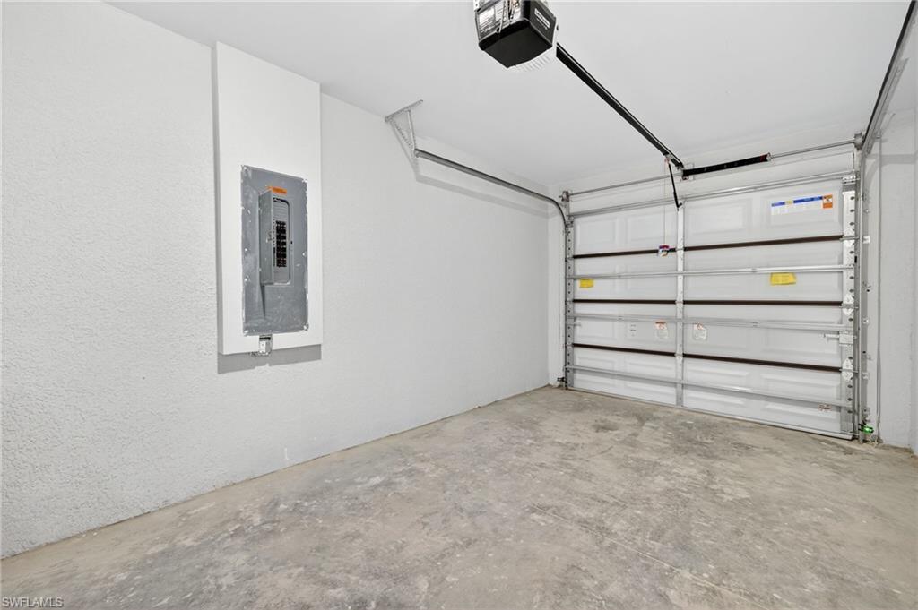 569 Aspen Ave S Property Photo 15