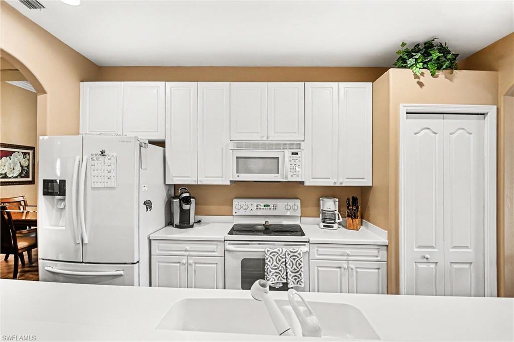 1230 Sweetwater Ln 2208 Property Photo 12