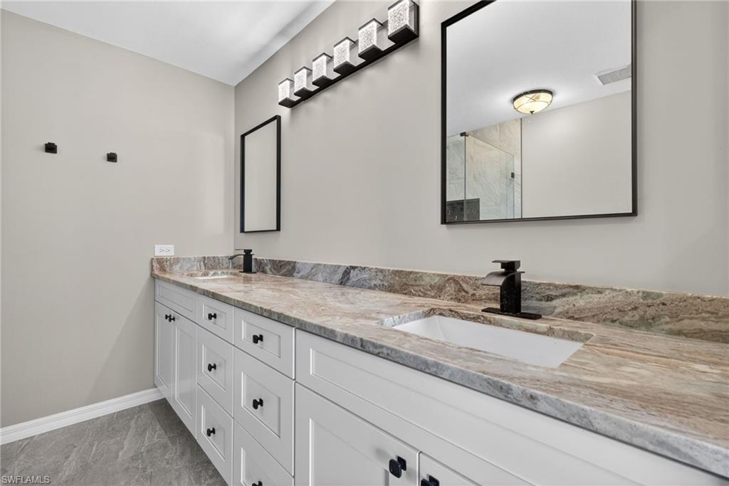 9836 Luna Cir F-204 Property Photo 12