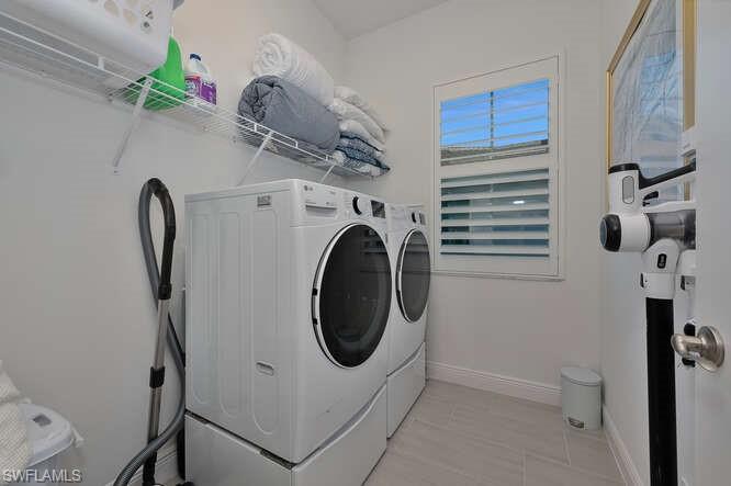 9083 Saint Lucia Dr Property Photo 15