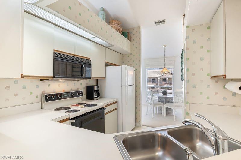 815 Gulf Pavilion Dr 201 Property Photo 5