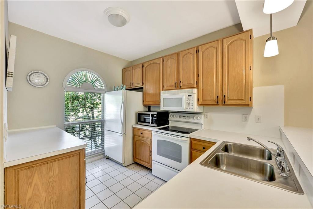 8228 Twelve Oaks Cir 323 Property Photo 4
