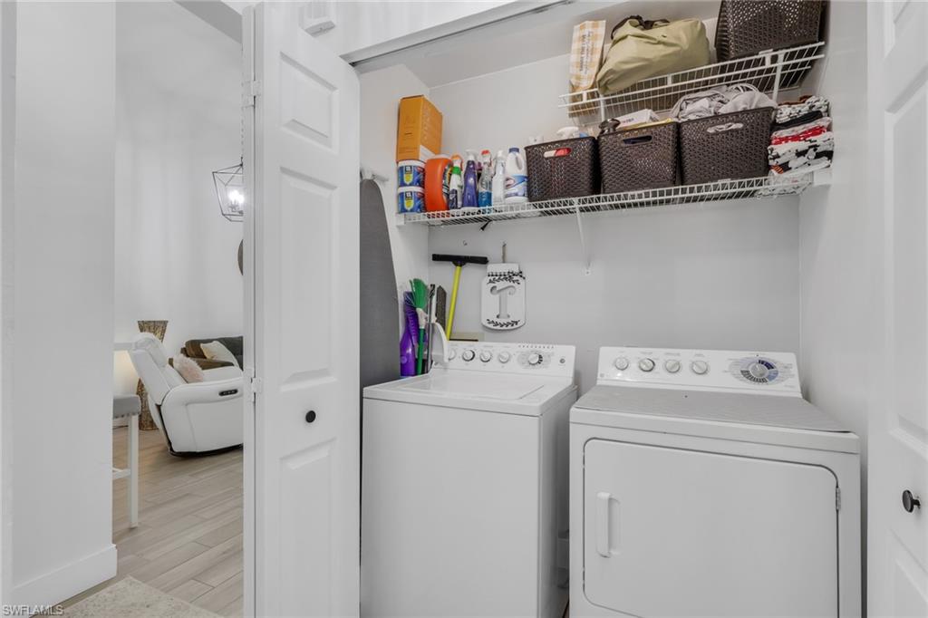 241 Robin Hood Cir 202 Property Photo 21
