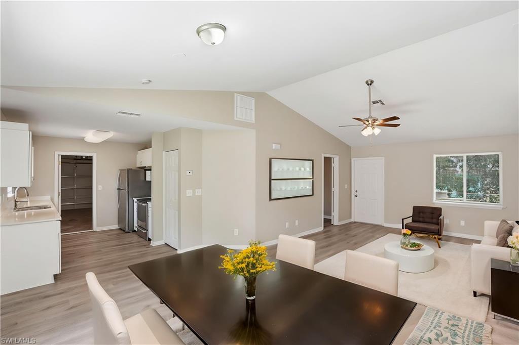 26311 Coventry Ln Property Photo 6