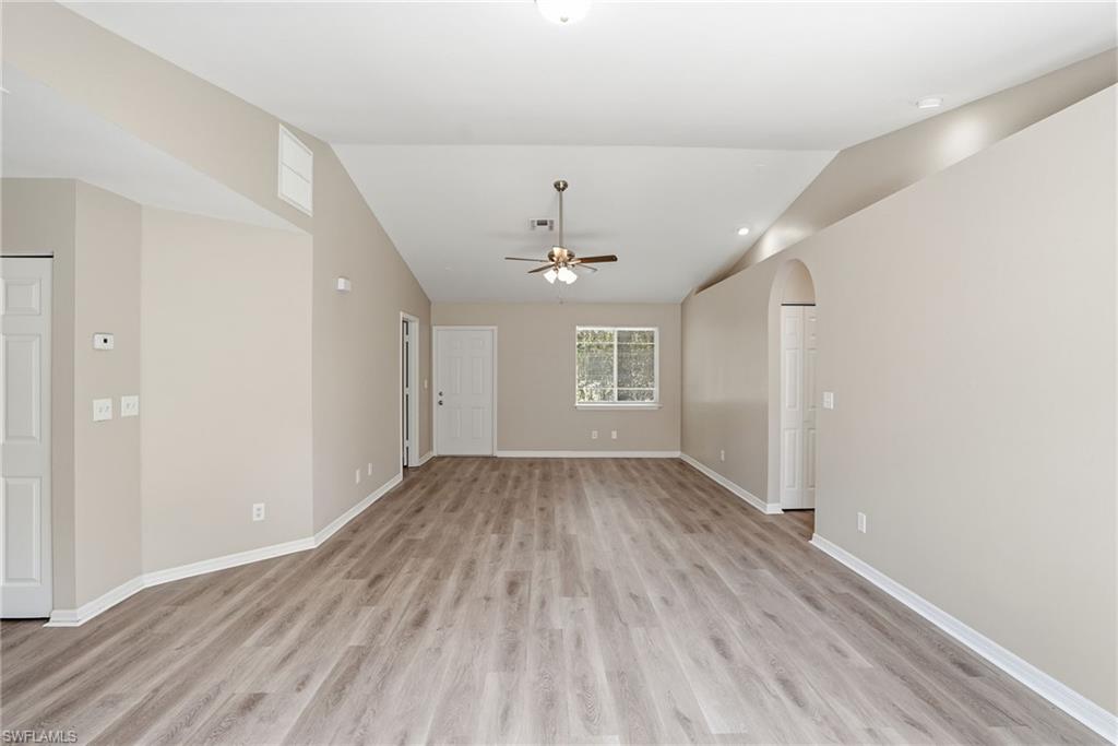 26311 Coventry Ln Property Photo 10