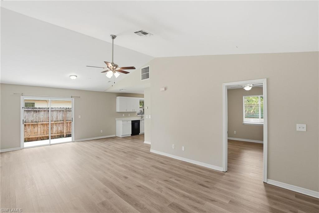 26311 Coventry Ln Property Photo 11