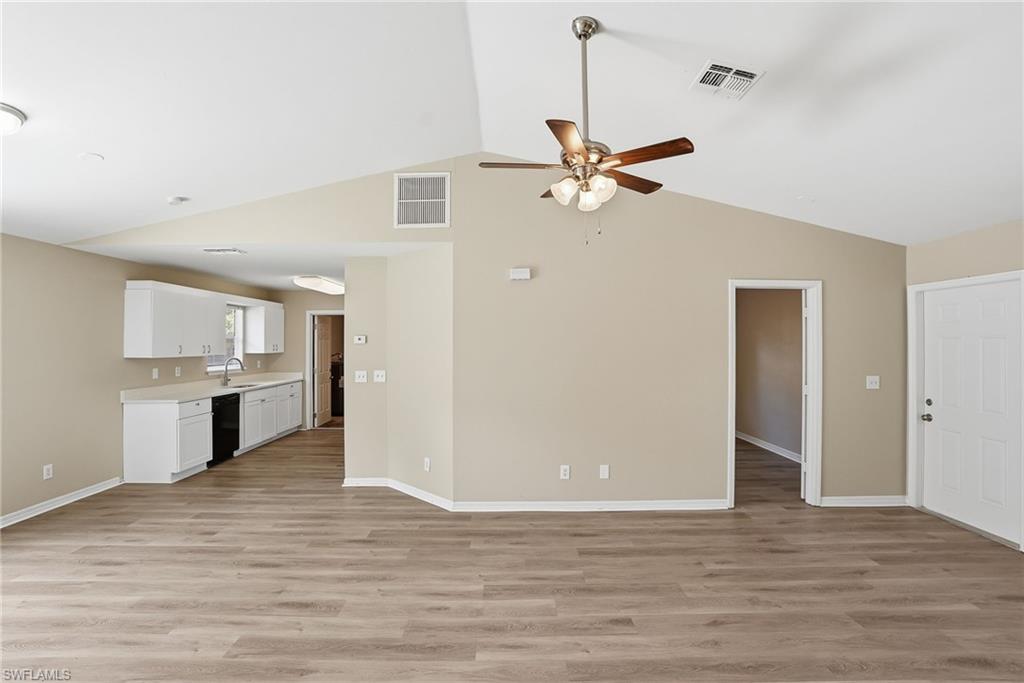 26311 Coventry Ln Property Photo 12