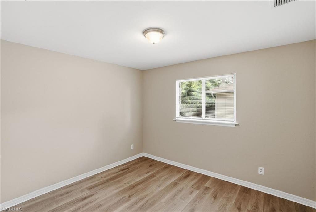 26311 Coventry Ln Property Photo 21