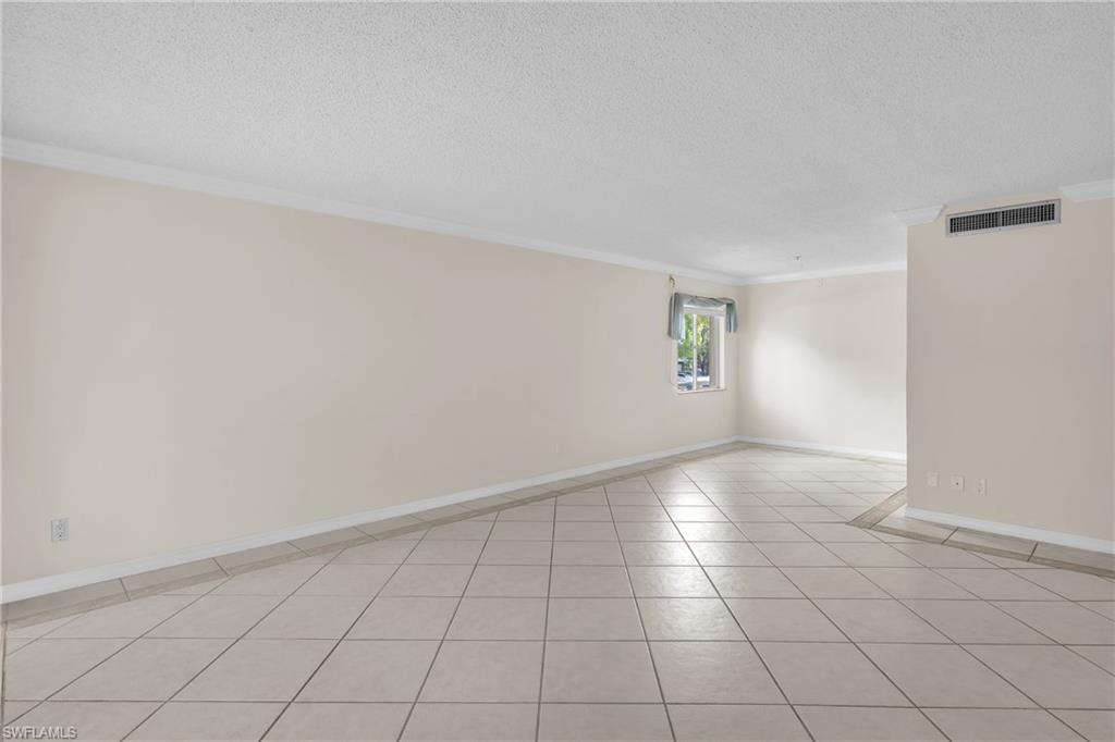 2366 E Mall Dr 212 Property Photo 7