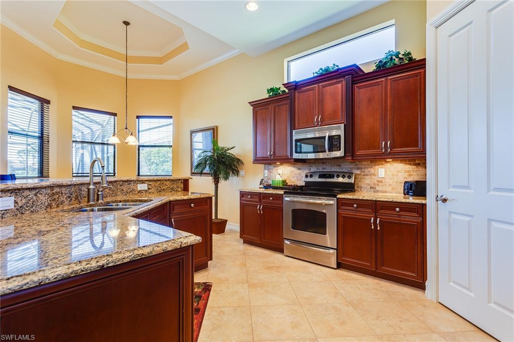 7747 Cottesmore Dr Property Photo 10