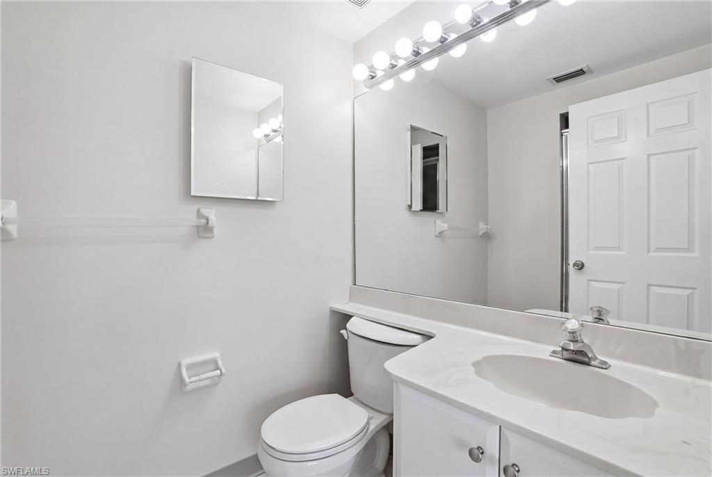1096 Woodshire Ln C202 Property Photo 16