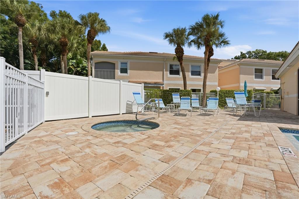 1096 Woodshire Ln C202 Property Photo 30