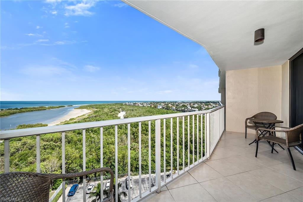 440 Seaview Ct 1201 Property Photo 4