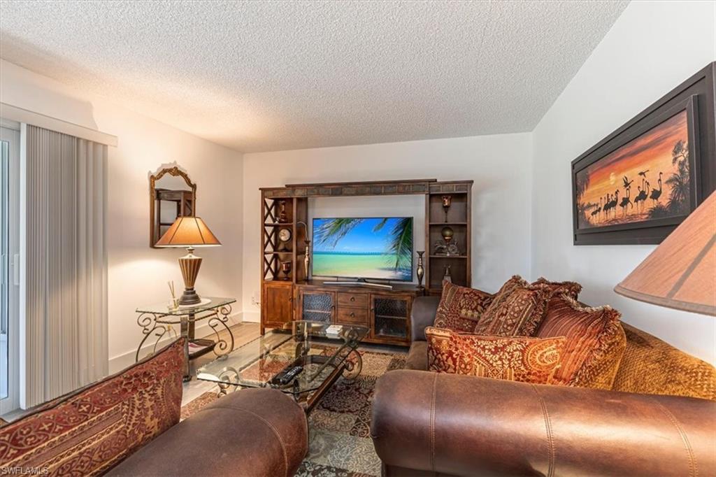 215 Palm Dr 215-1 Property Photo 6