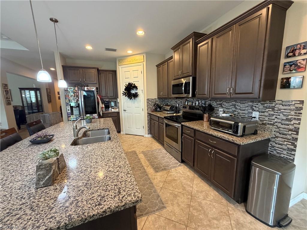 3115 Amadora Cir Property Photo 14