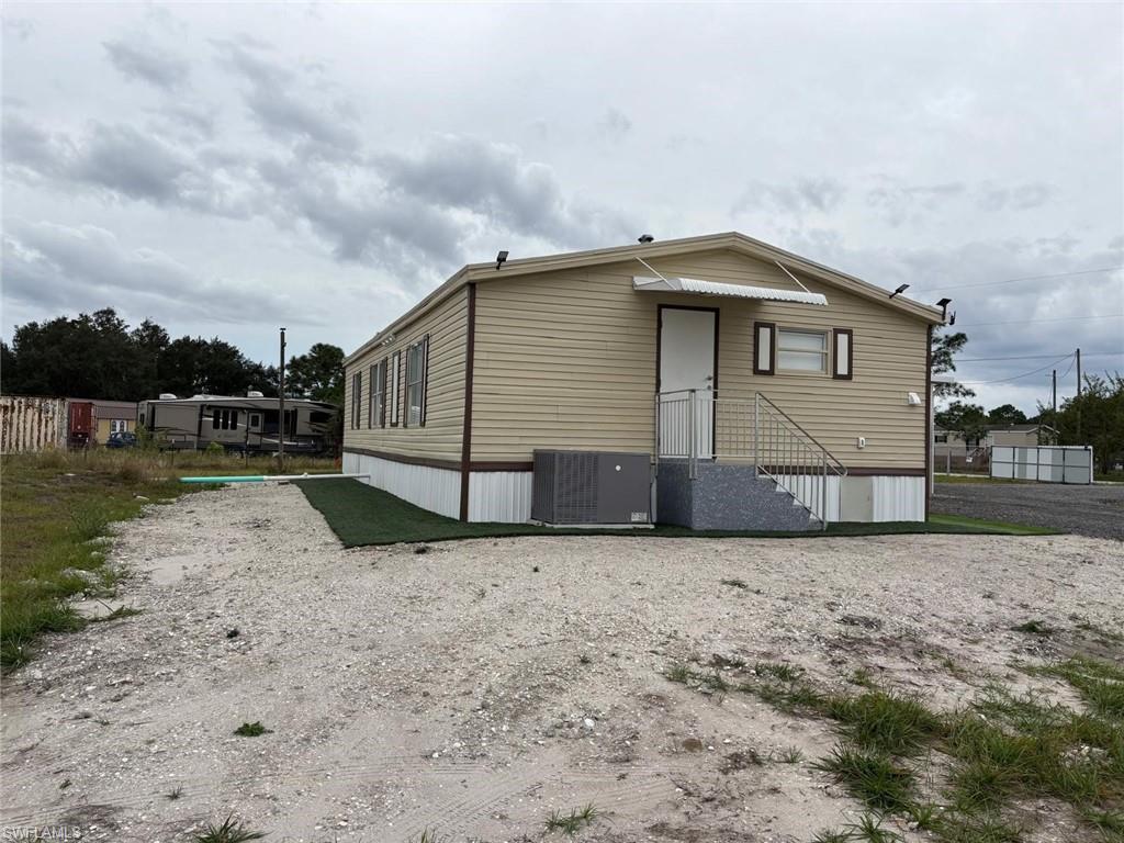 555 Palomino St Property Photo 4