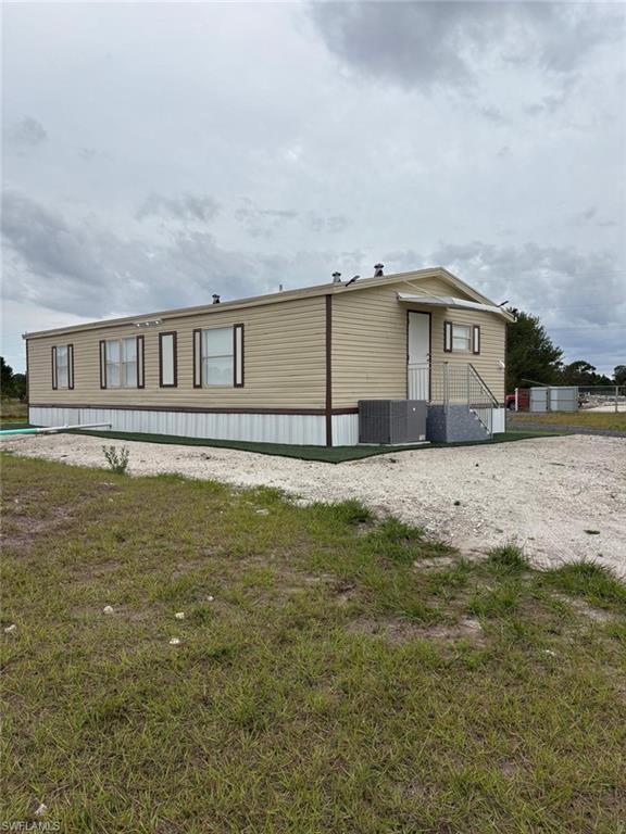 555 Palomino St Property Photo 7