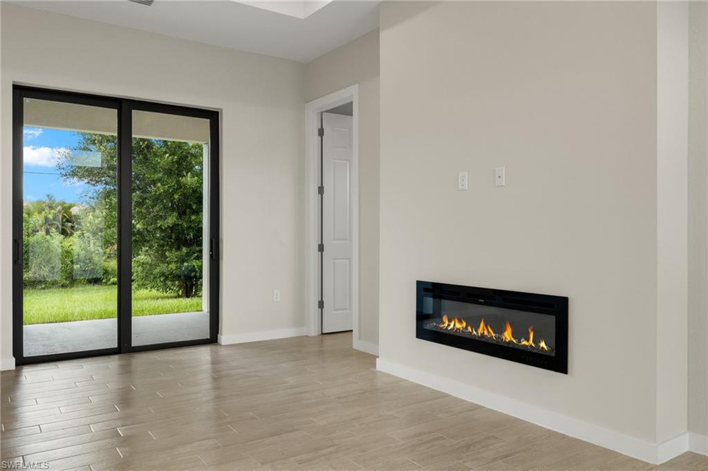 4715 6th St W Property Photo 4