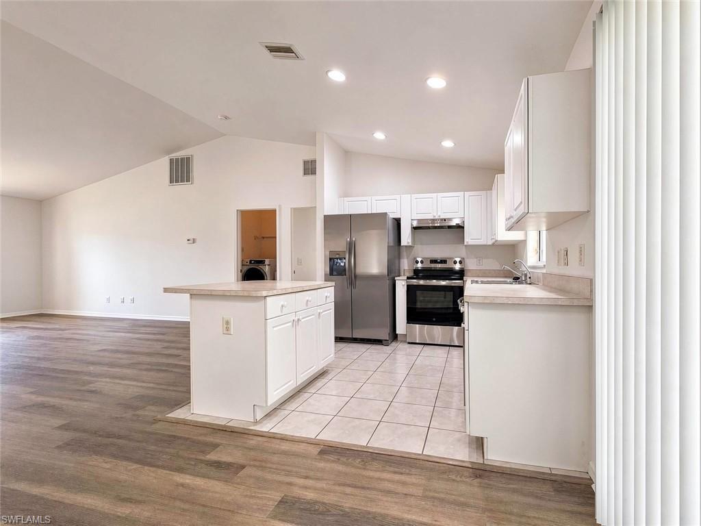 1407 10th St Property Photo 2