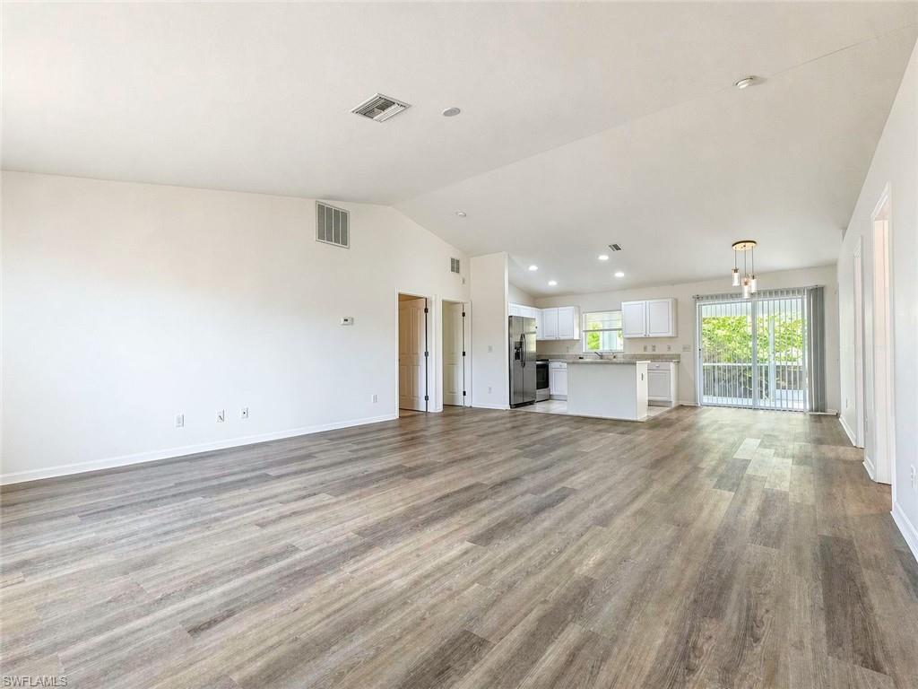 1407 10th St Property Photo 5
