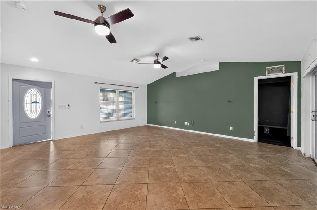 1624 33rd St Property Photo 3