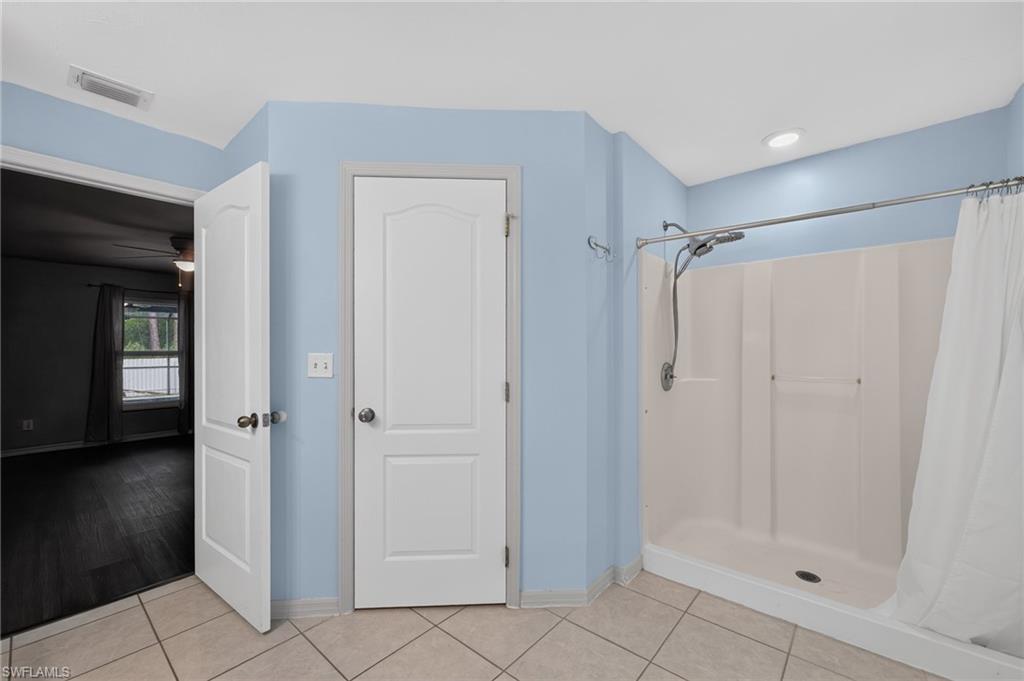 1624 33rd St Property Photo 16