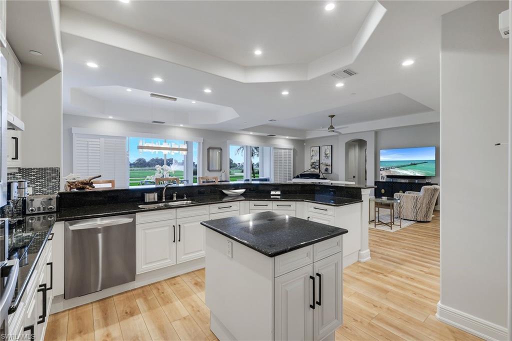 588 Avellino Isles Cir 20101 Property Photo 9