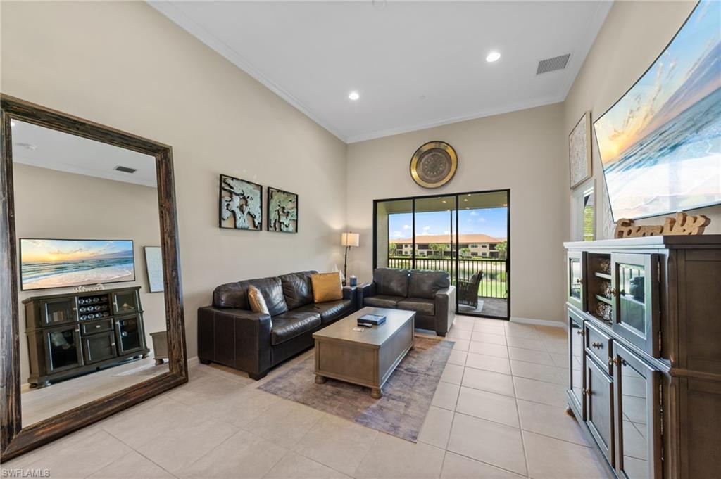 9366 Pocida Ct 202 Property Photo 5