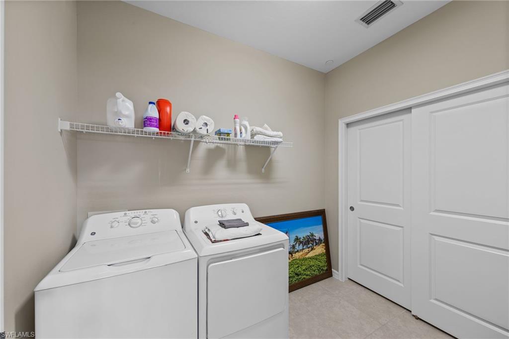 9366 Pocida Ct 202 Property Photo 26