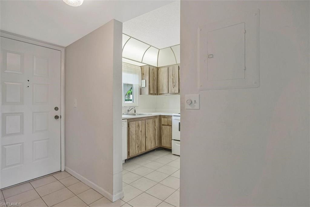 4306 27th CT SW 102 Property Photo 1