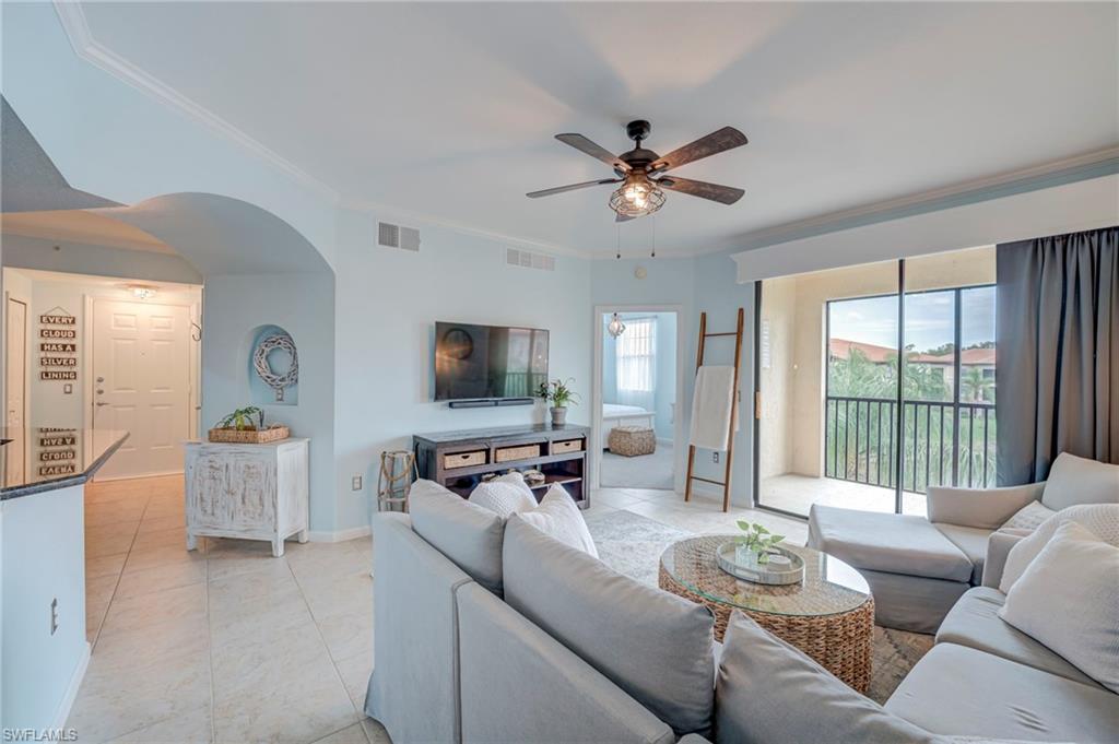 12940 Positano Cir 304 Property Photo 2