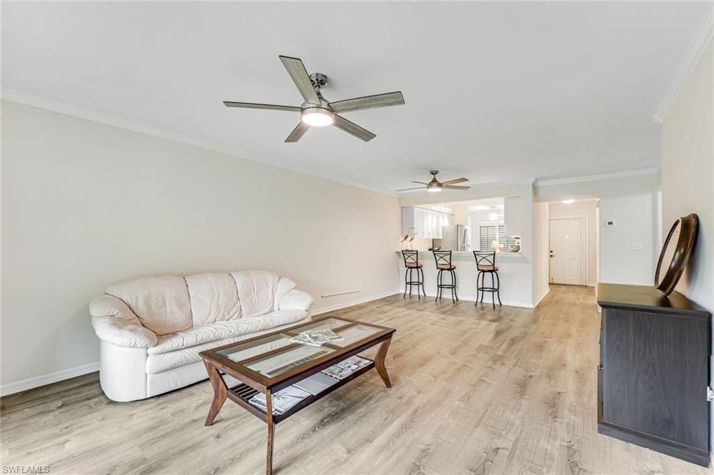 225 Robin Hood Cir 101 Property Photo 4
