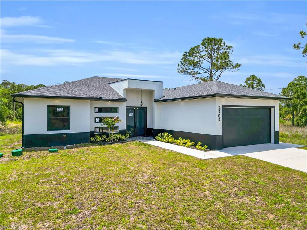 2909 Dora Ave N Property Photo 4