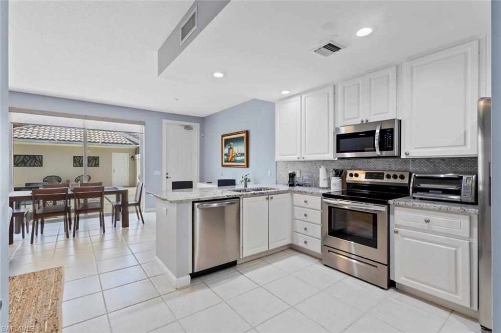 6112 Towncenter Cir Property Photo 10