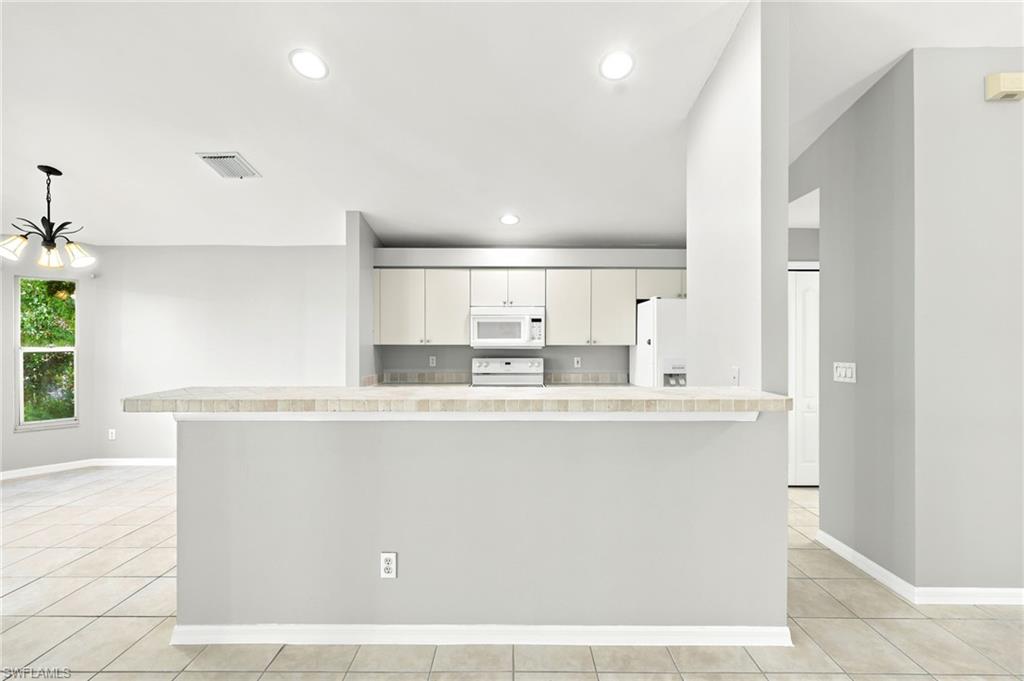 25925 Pebblecreek Dr Property Photo 7