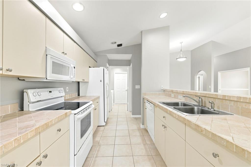 25925 Pebblecreek Dr Property Photo 11