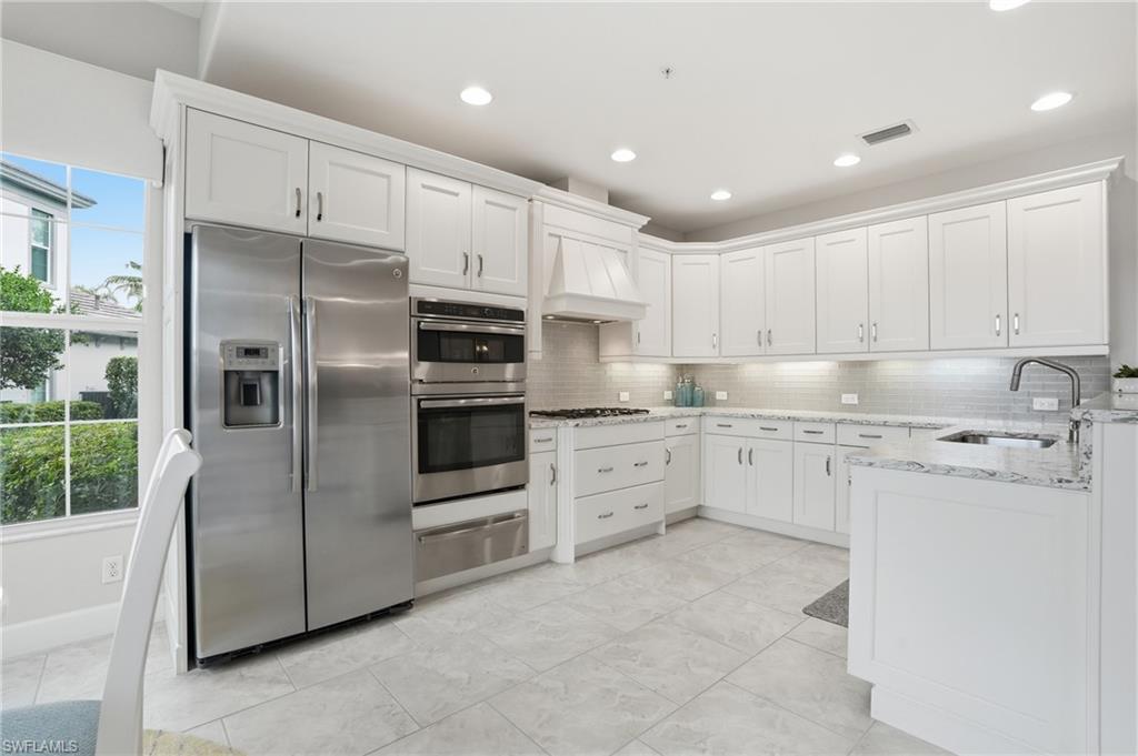 8066 Signature Club Cir 102 Property Photo 10