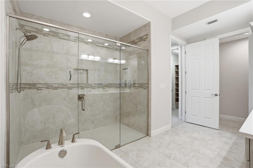 8066 Signature Club Cir 102 Property Photo 25