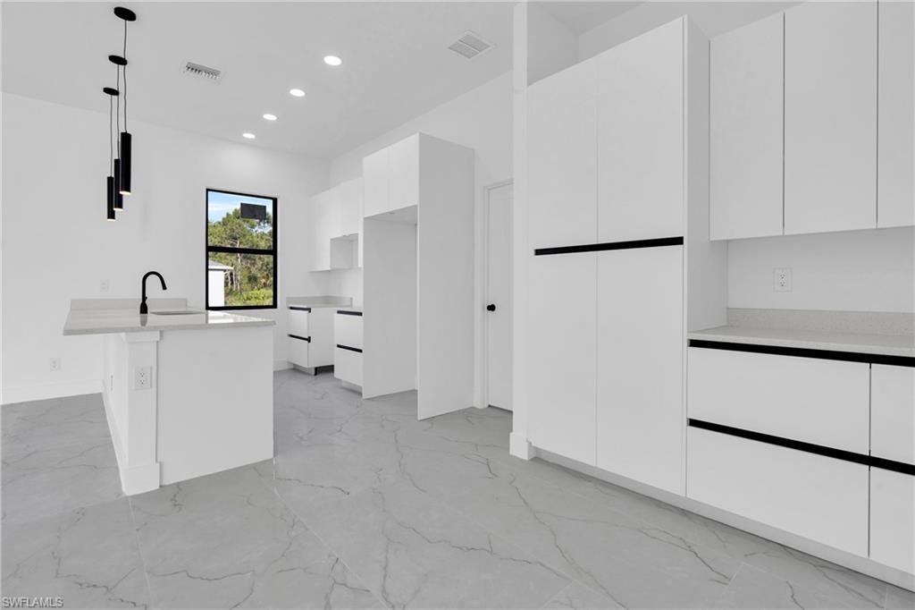 103 6th St Property Photo 14