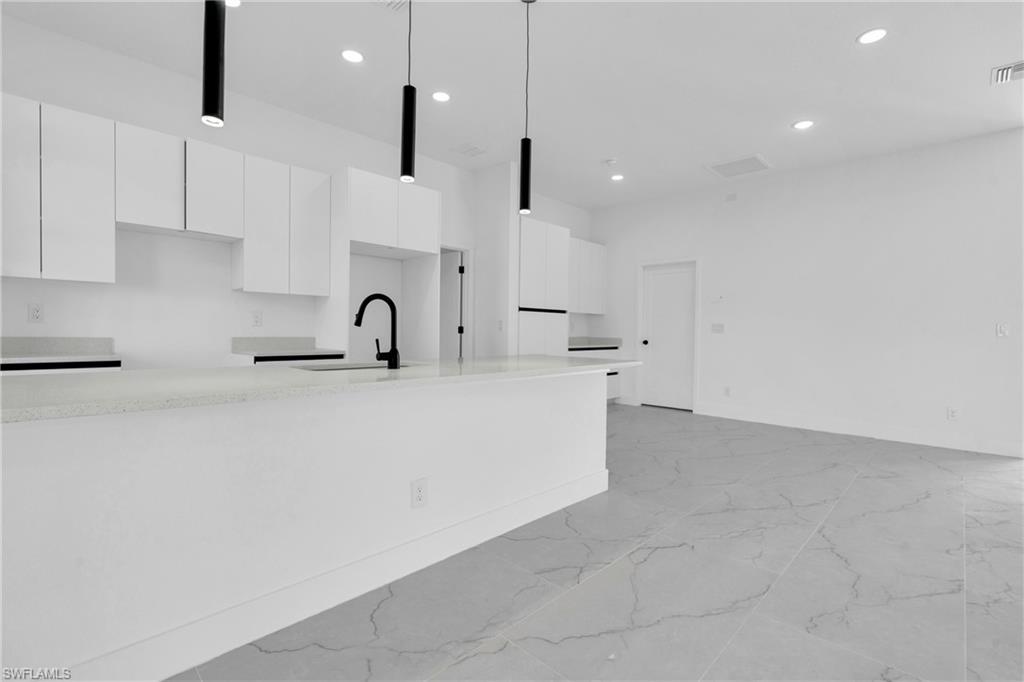 103 6th St Property Photo 15