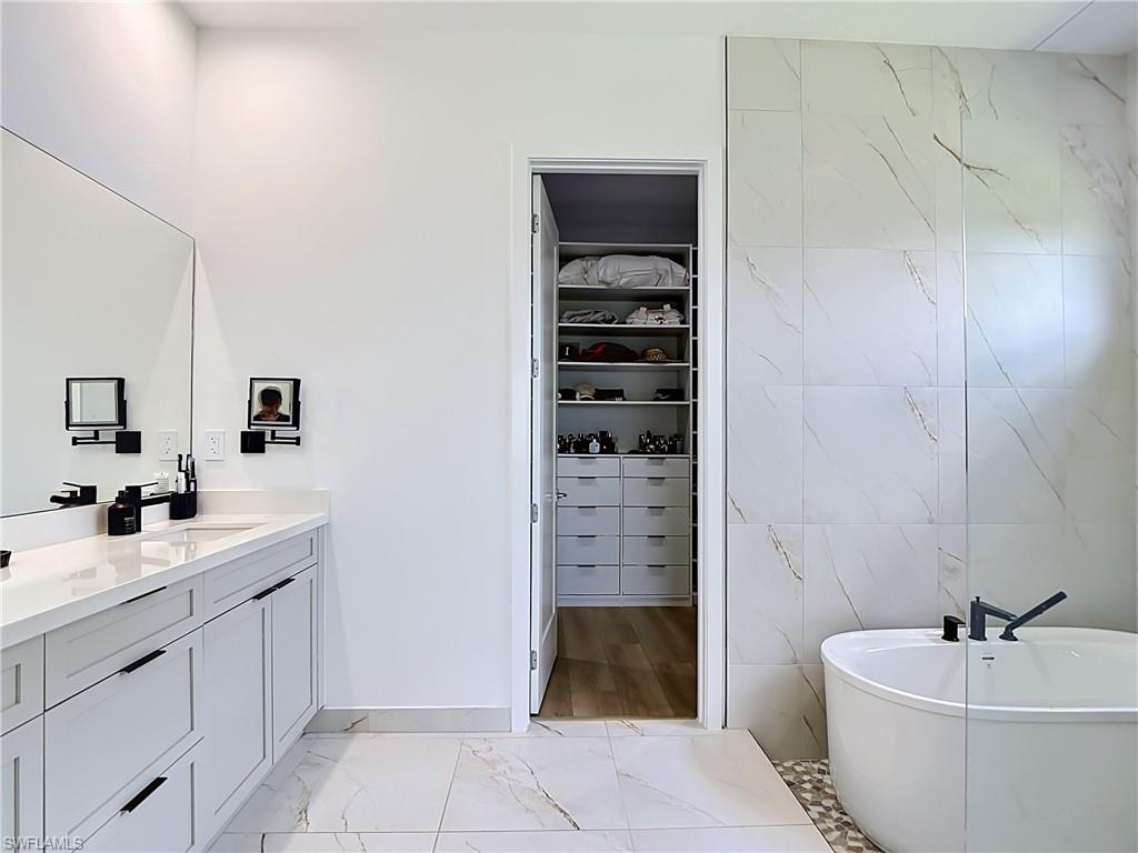 5228 Lamone Ln Property Photo 12
